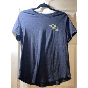 ✨Old Navy T-shirt!✨